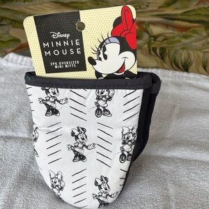 DISNEY Minnie Mouse Black and White Mini Oven Mitts